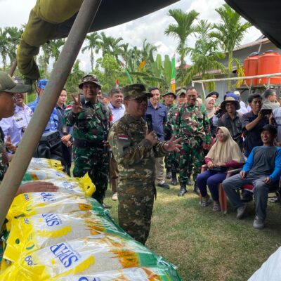 Bupati Sambas Hadiri Pembukaan TMMD ke-128 dan Gerakan Pangan Murah di Desa Ratu Sepudak